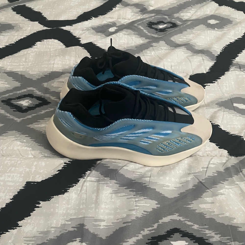 Adidas Yeezy 700 V3 Arzareth